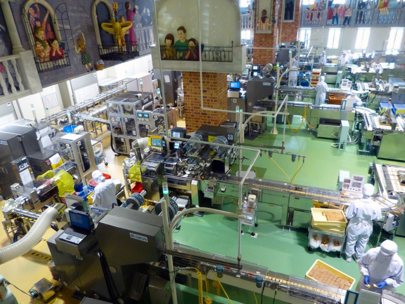 chocolaterie-ANDON-min_japan_sapporo_chocolate_factory_label_packaging_cookie_machine_operators-961509